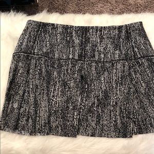 Black/White Lululemon Skirt w/ shorts attached